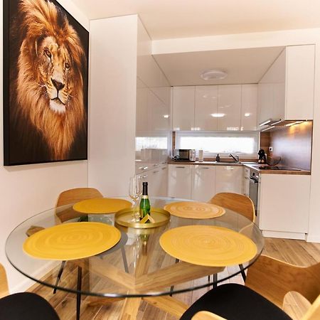 Starlight Bronze Szeged- Exclusive Apartment Bagian luar foto