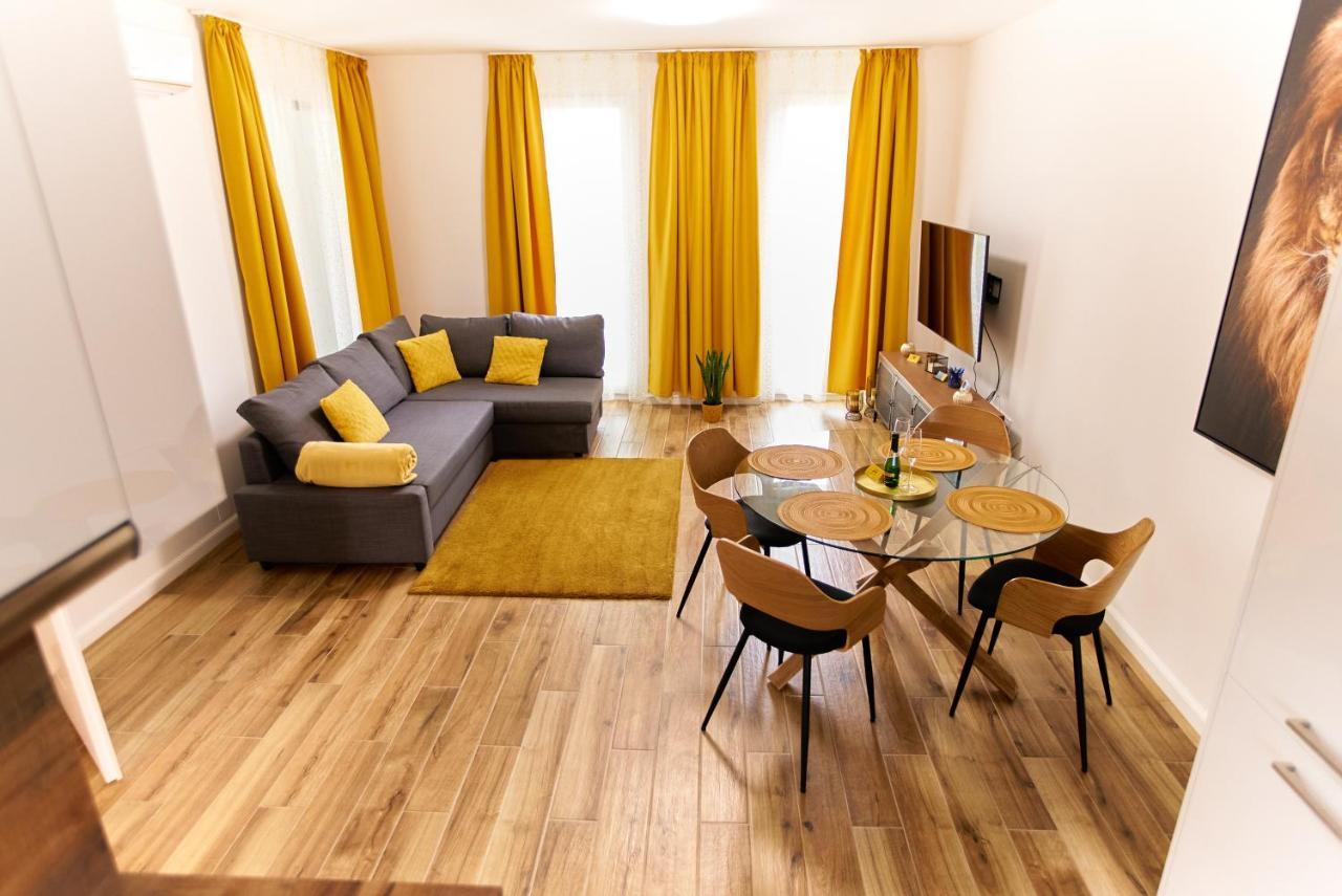 Starlight Bronze Szeged- Exclusive Apartment Bagian luar foto