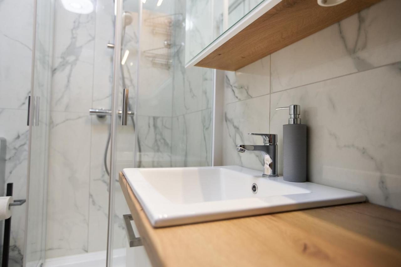 Starlight Bronze Szeged- Exclusive Apartment Bagian luar foto