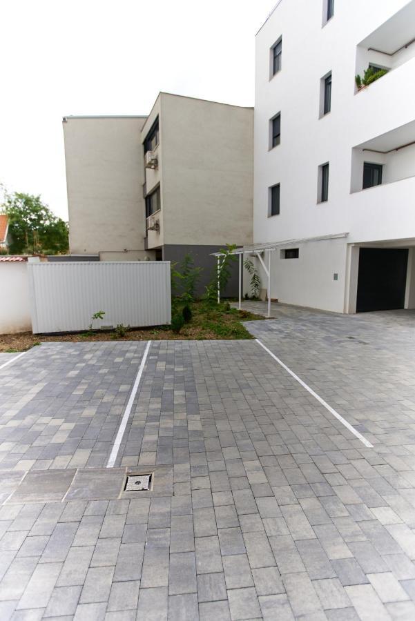 Starlight Bronze Szeged- Exclusive Apartment Bagian luar foto