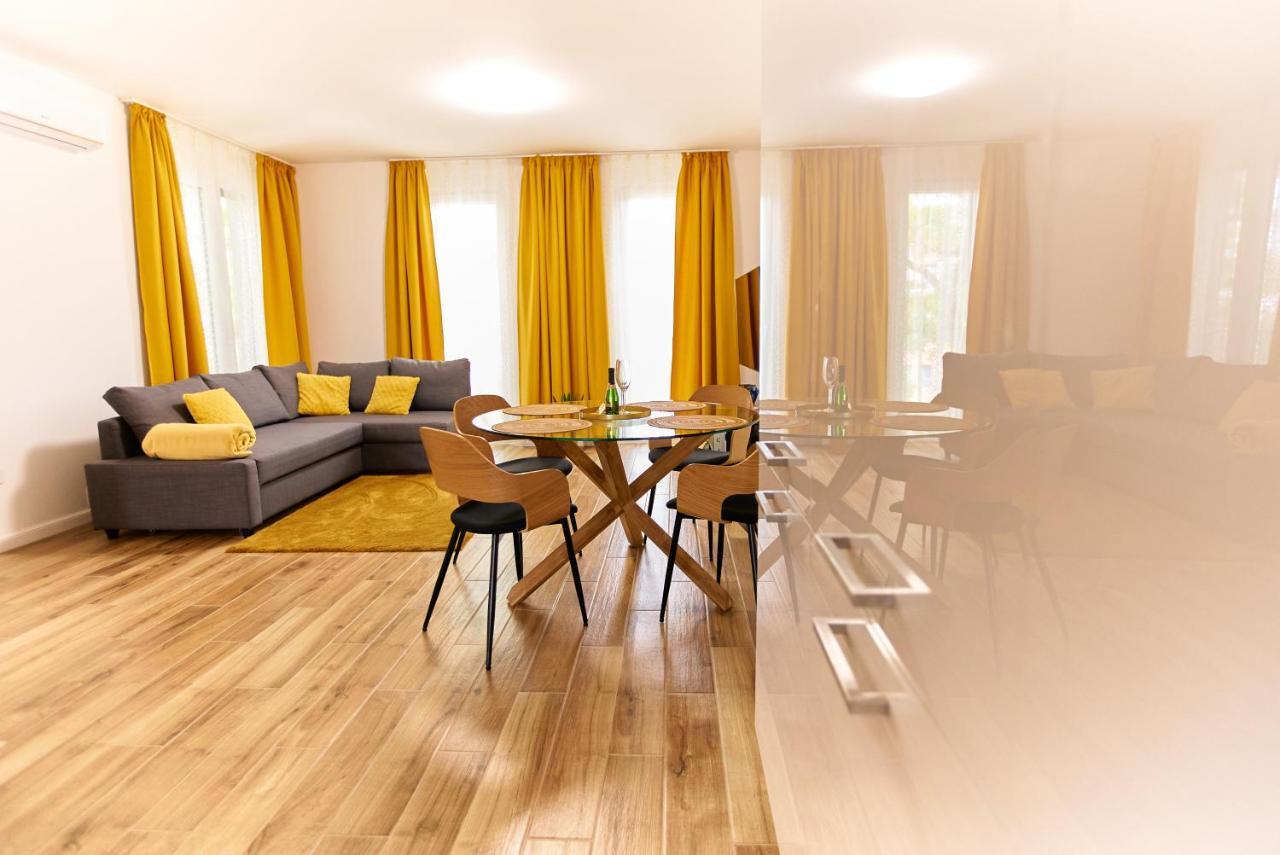 Starlight Bronze Szeged- Exclusive Apartment Bagian luar foto